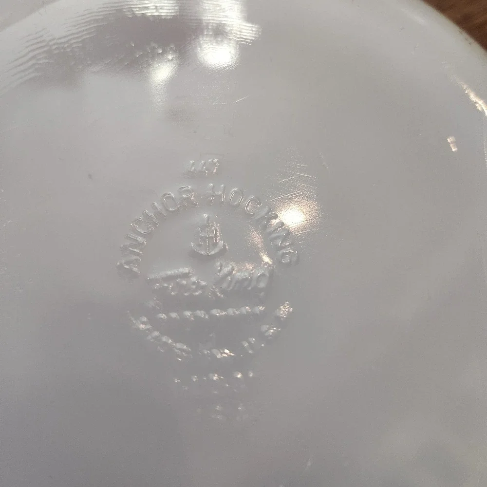 Anchor Hocking Fire-King Primrose Milk Glass Casserole Dish Vintage 9.5in Handle